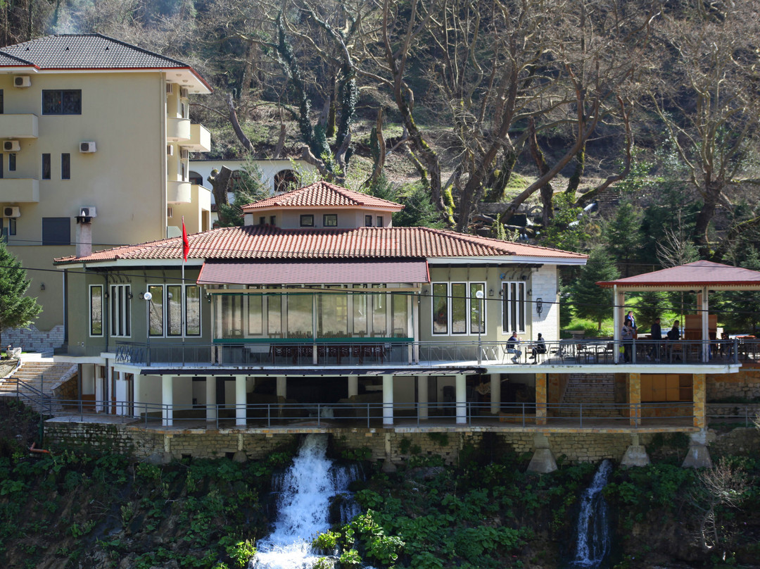Gryka e Kelcyres Hotel