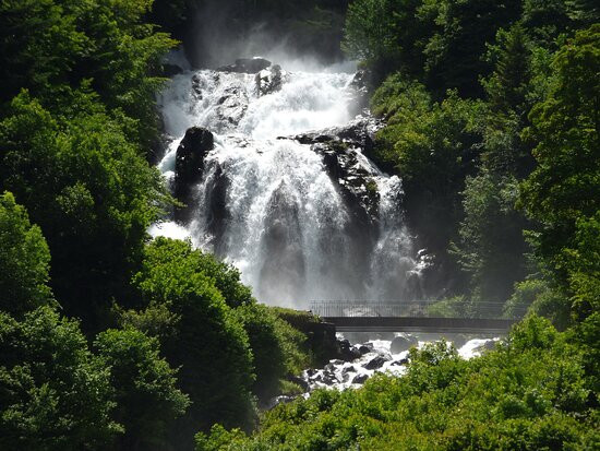 Cascade du Lutour-Cauterets必去景点
