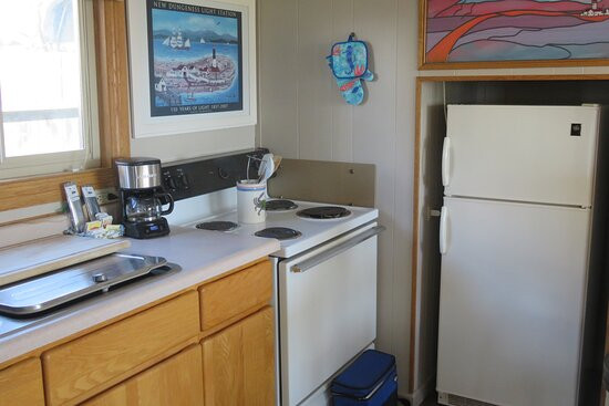 Juan De Fuca Waterfront Hotel & Cottages主图