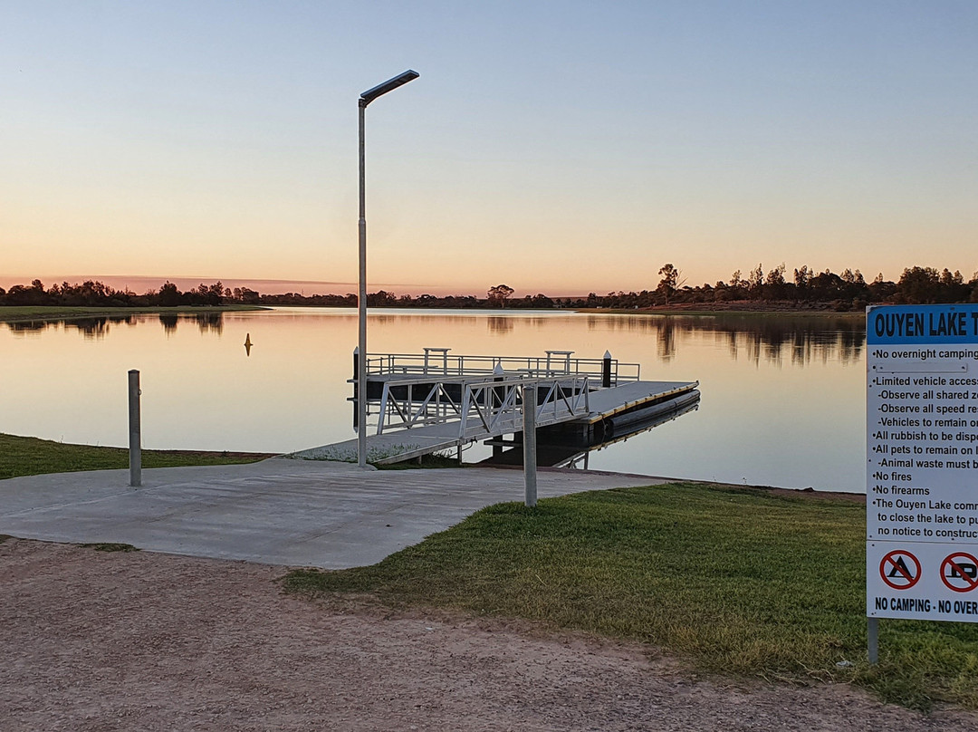 Ouyen Lake-Ouyen必去景点
