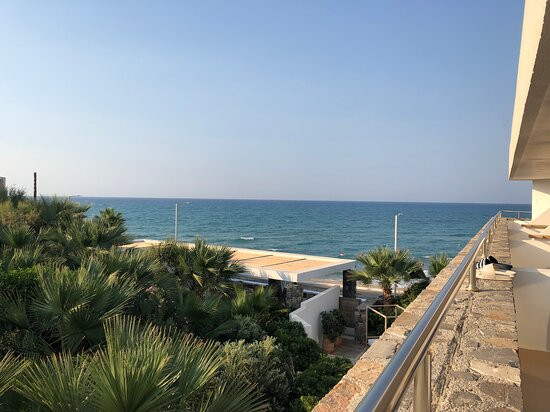 The Island Hotel主图