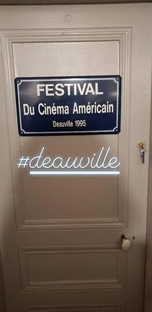 La Villa des Rosiers主图