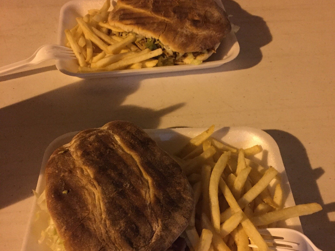 El Fuerte餐馆和美食-Tortas Bernardos