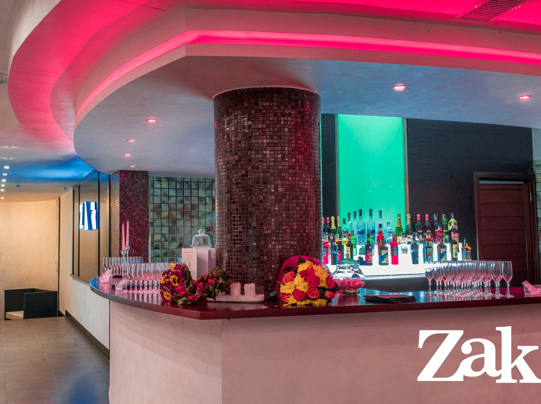 Arzano餐馆和美食-Zak moscato