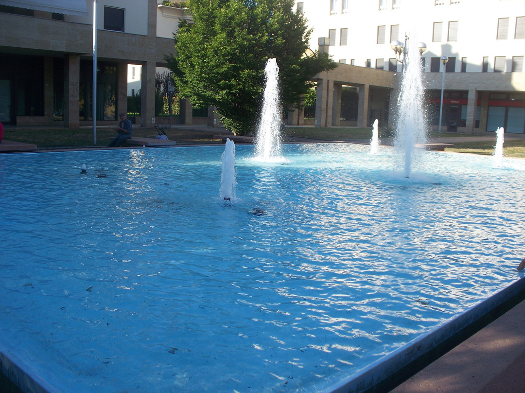 Fontana Di Via Milano景点图片