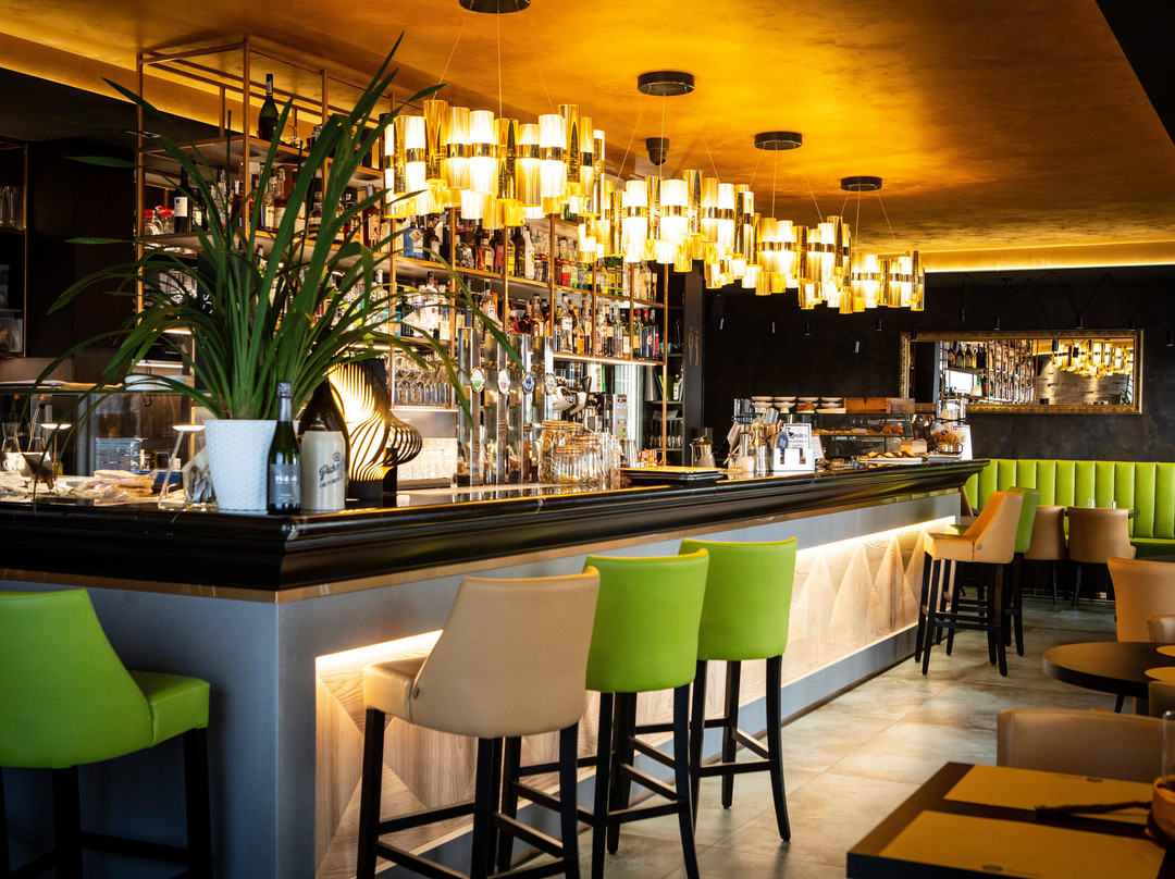 Duca D'Aosta Lounge Bar & Restaurant
