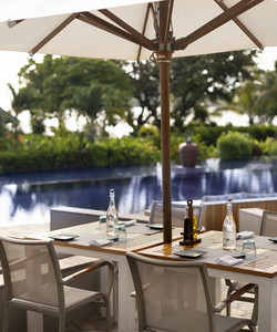 Pool Restaurant & Bar餐厅图片