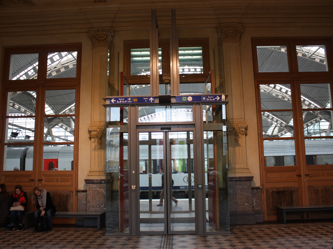 Leuven Train Station景点图片