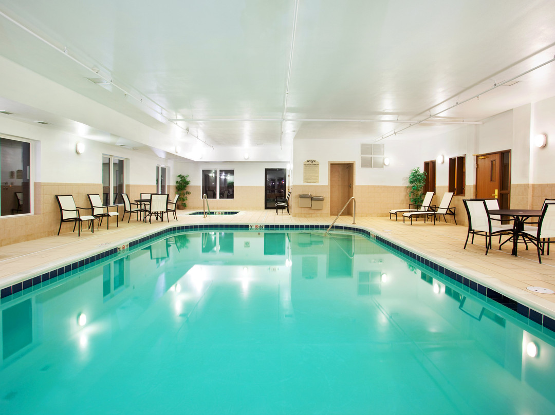 Holiday Inn Express & Suites Mattoon By IHG主图