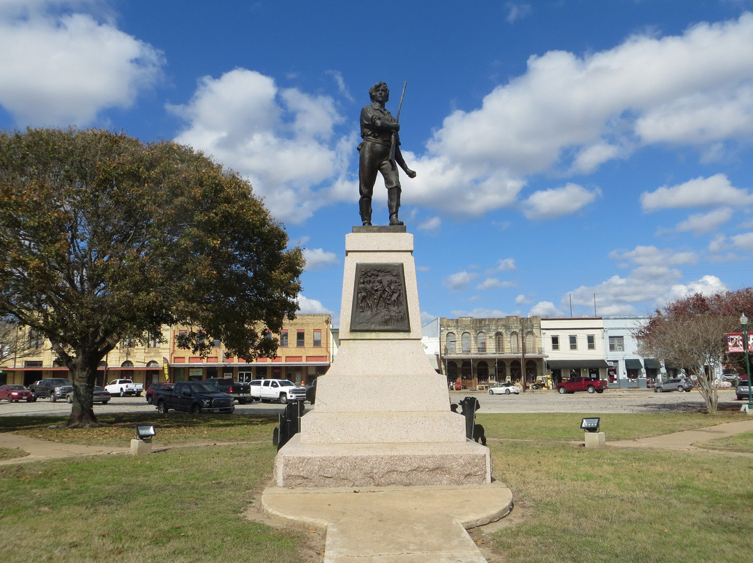 Texas Heroes Square景点图片