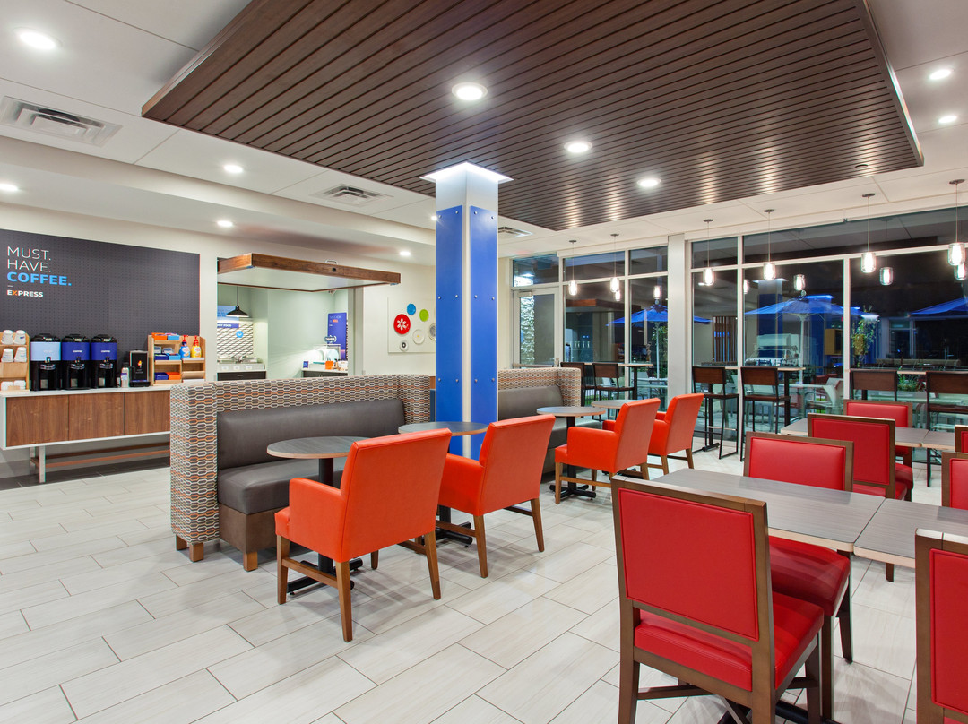 Holiday Inn Express & Suites Moses Lake By IHG主图