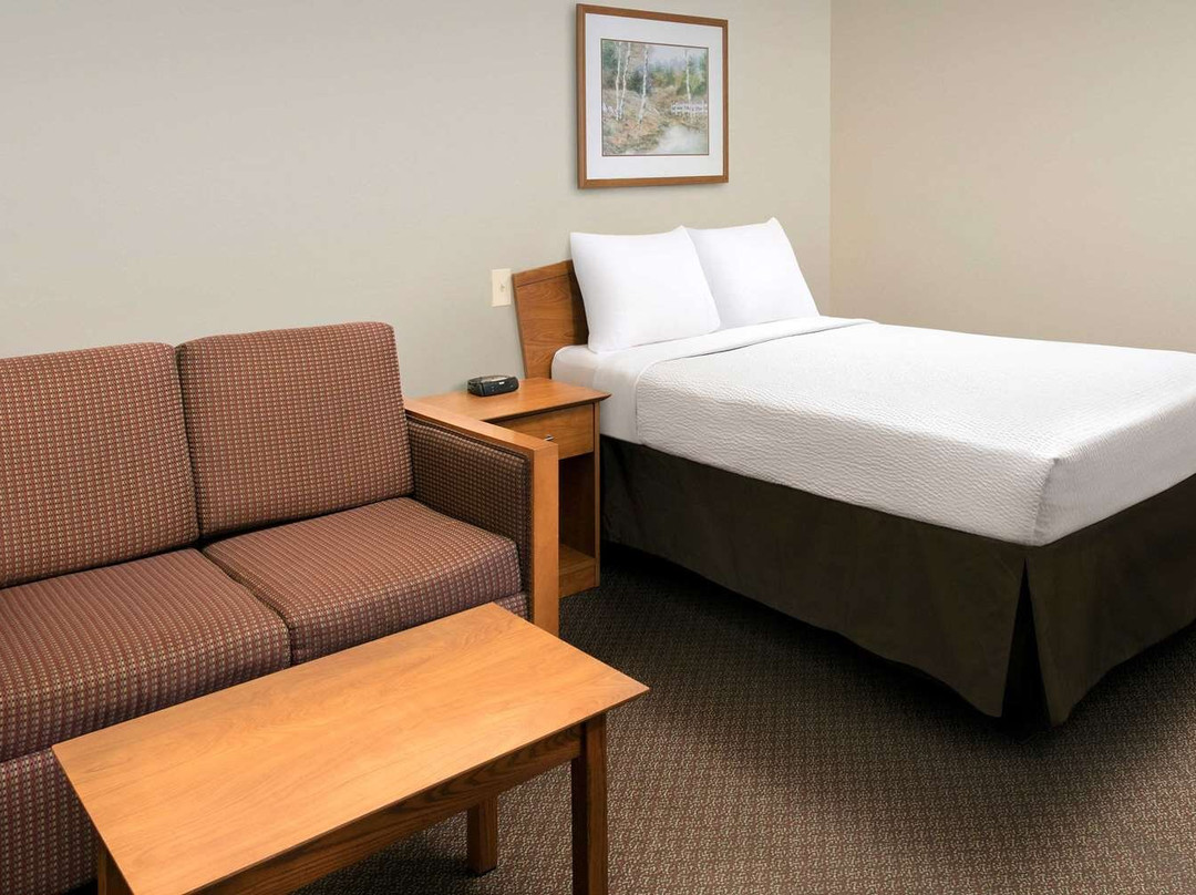 WoodSpring Suites Champaign Urbana主图