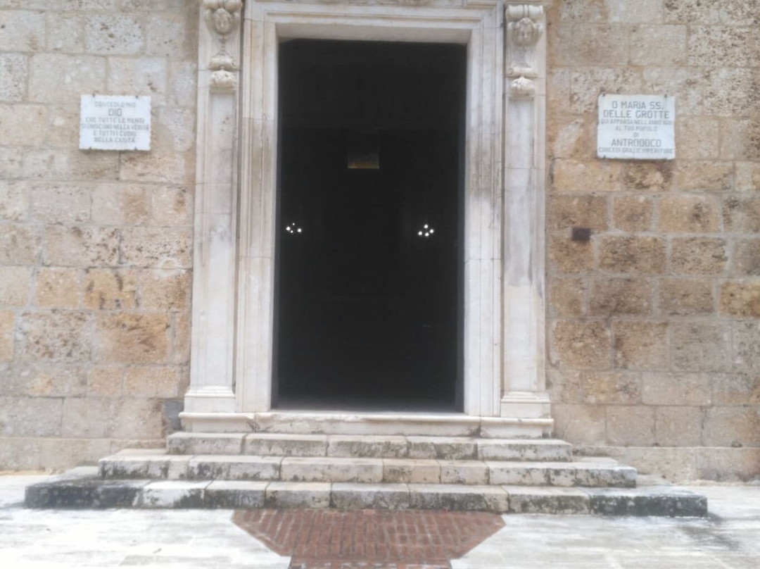Santuario della Madonna delle Grotte景点图片