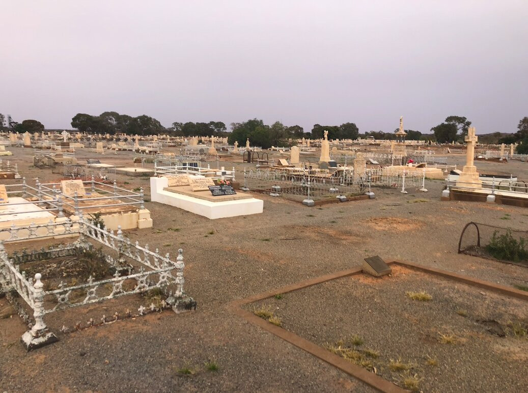 Broken Hill Cemetery Walk景点图片