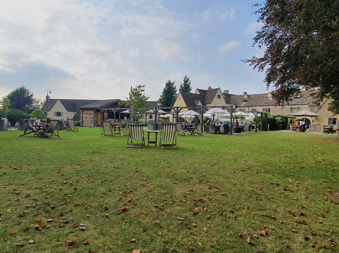 罗德布鲁熊酒店主图