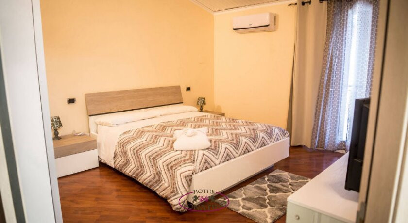 Hotel Lonatino主图