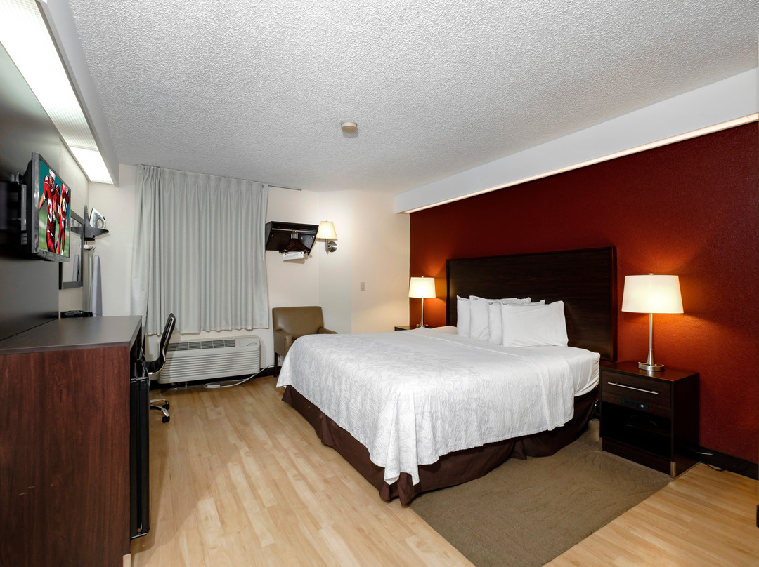 棕榈海岸红屋顶酒店主图