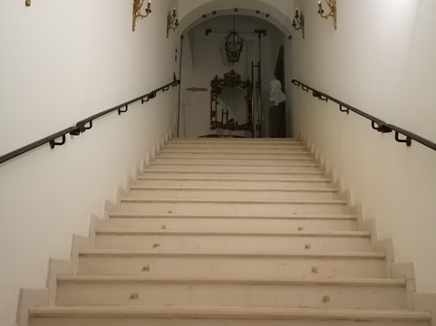 爱慕锐酒店主图