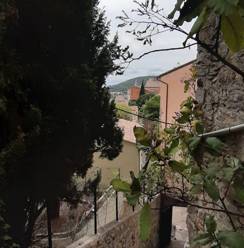 Parc St Bernard-耶尔必去景点