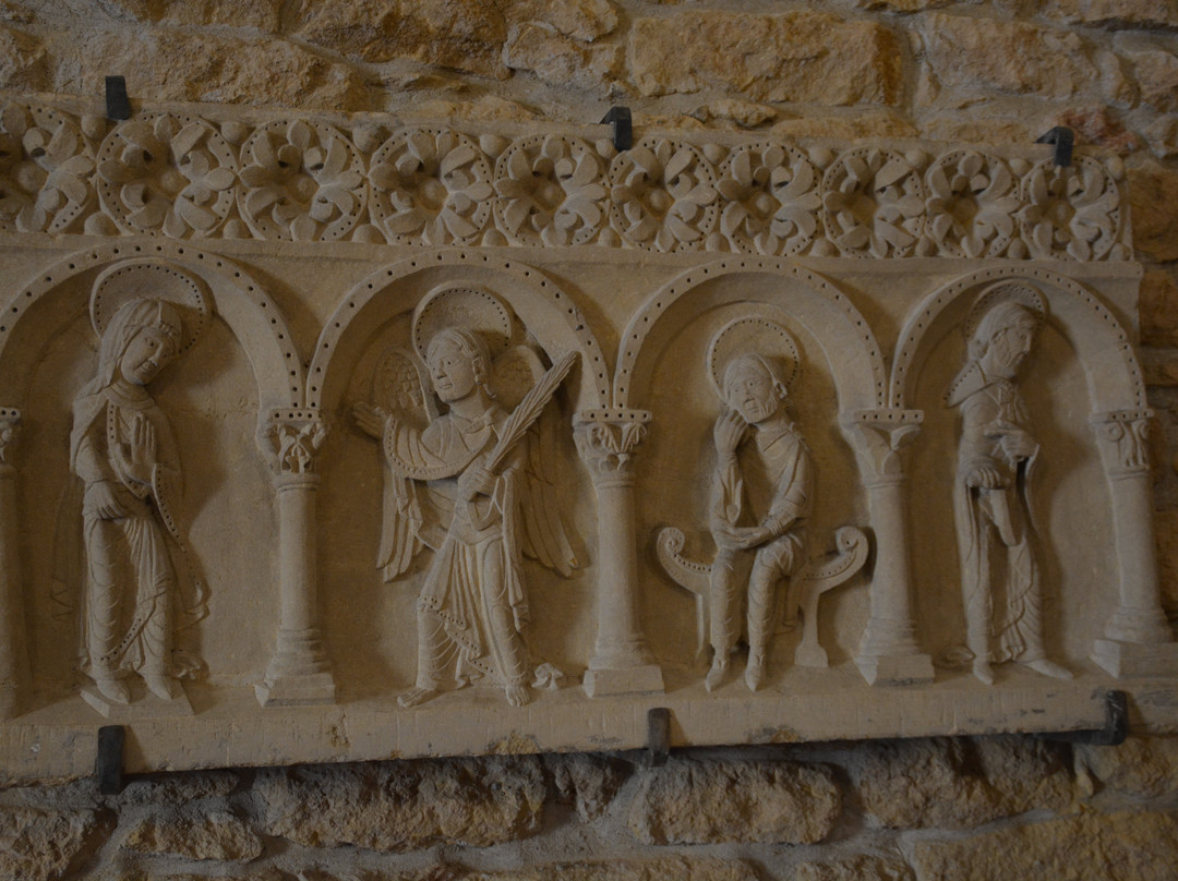 Abbaye Benedictine de Charlieu景点图片