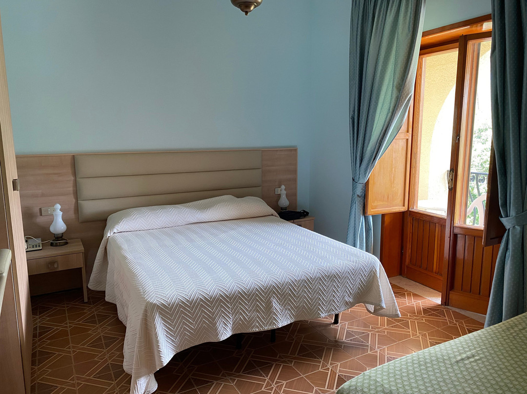 Hotel Valdirose主图