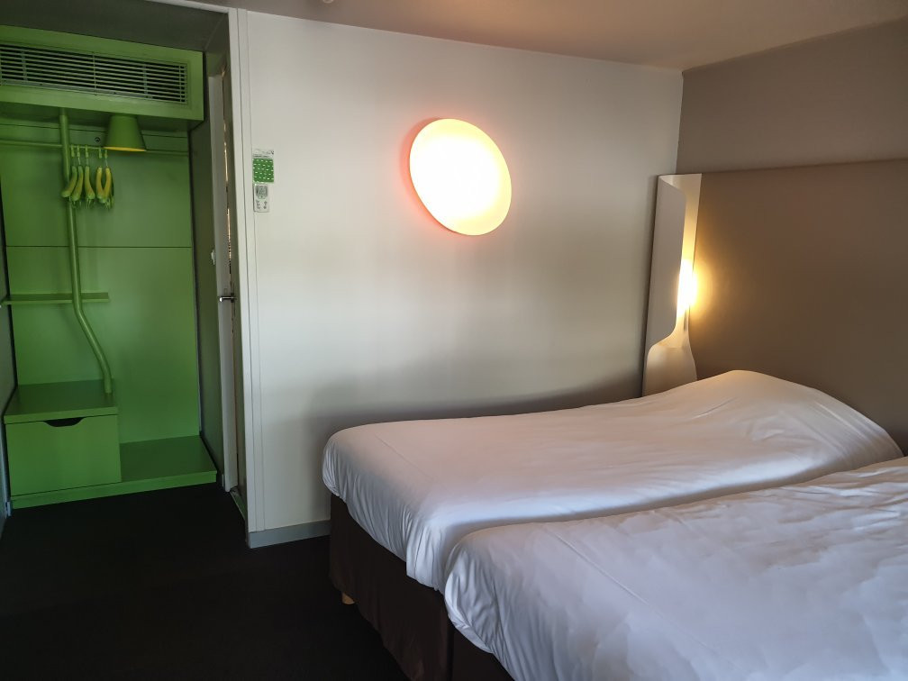 Le Restaurant Campanile Chambery主图