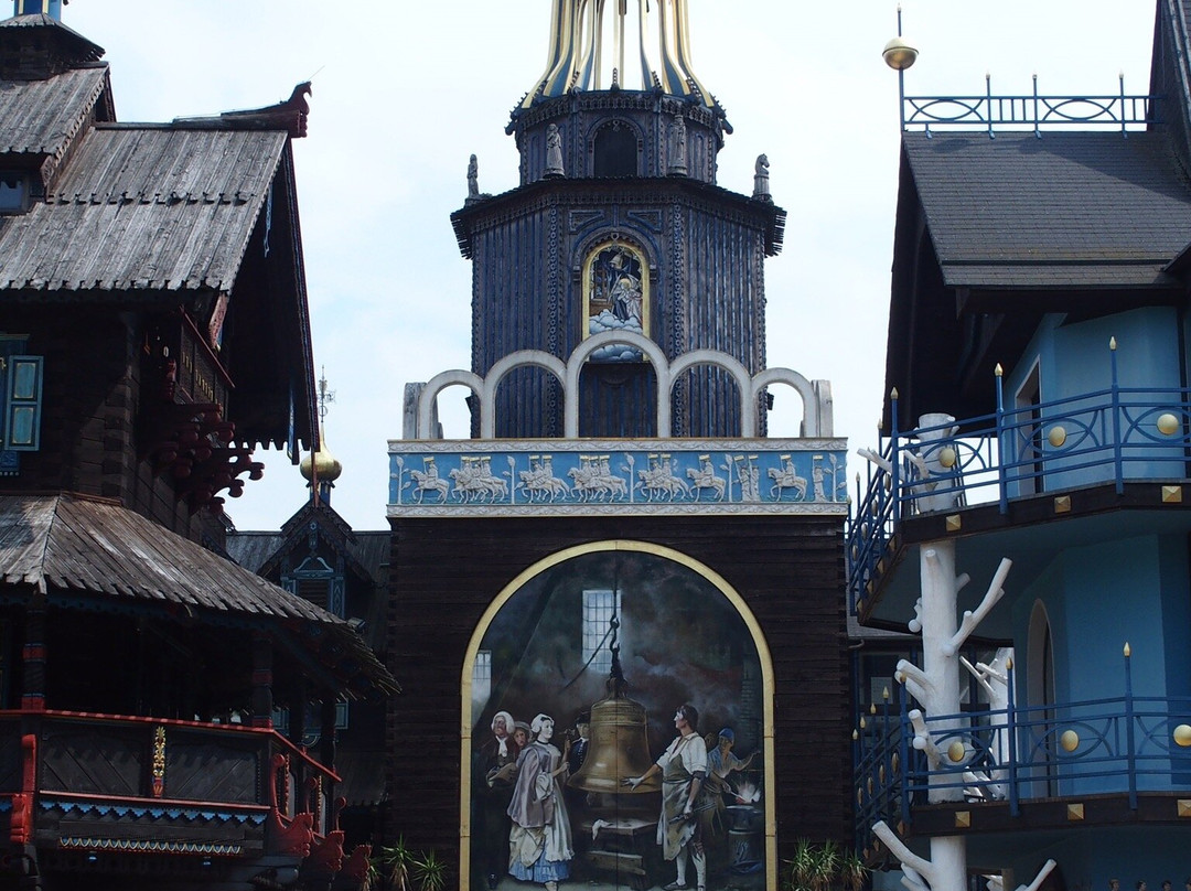 Glockenpalast景点图片