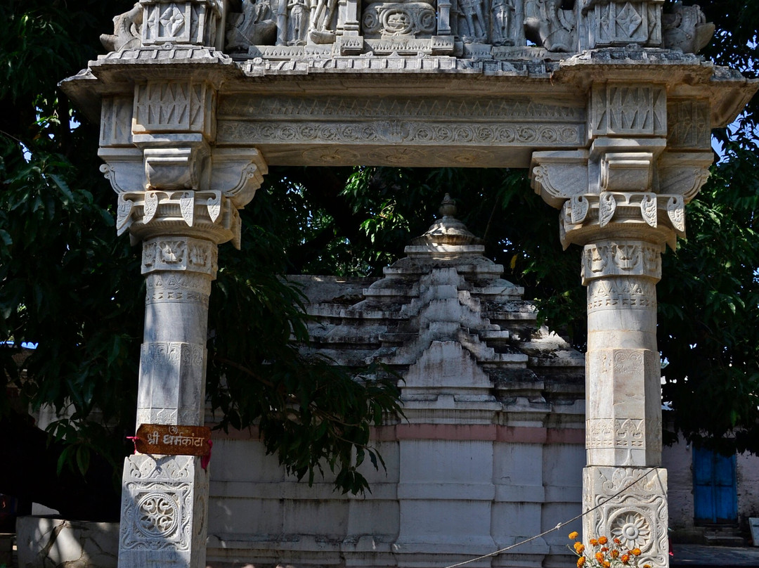 Achal Garh Temple景点图片