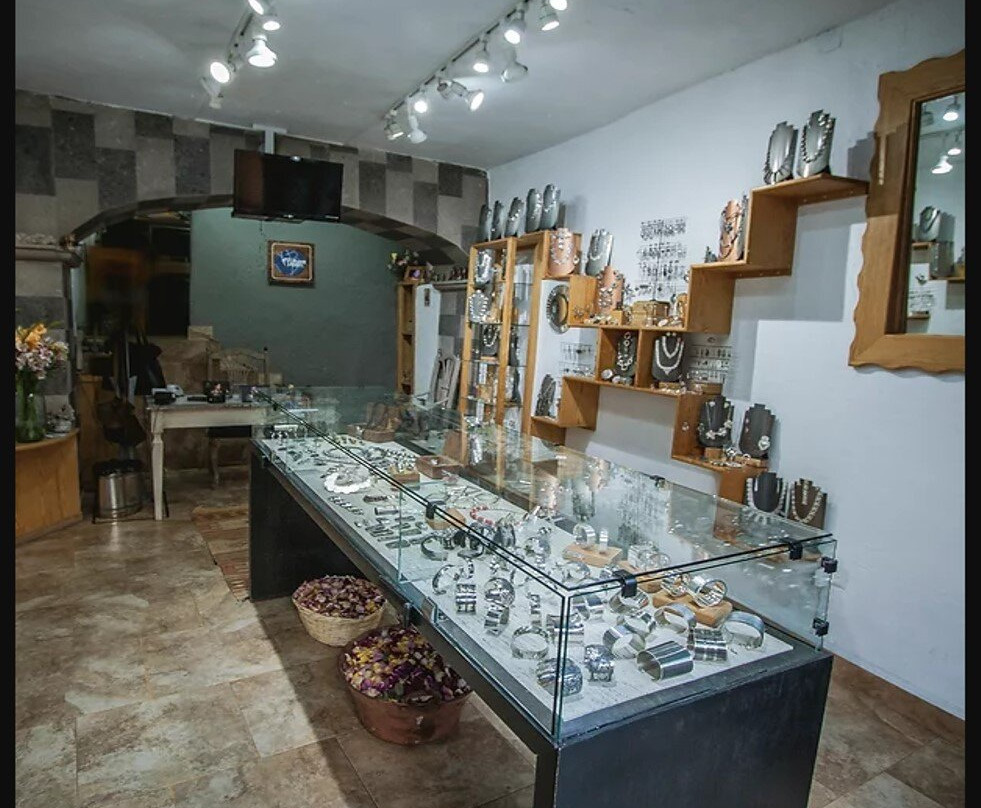 Maria Belen Jewelry-圣米格尔护城必去景点