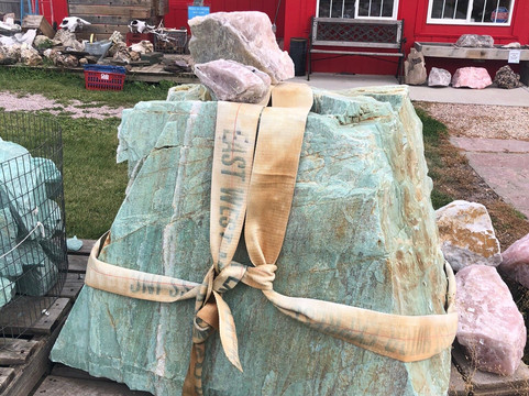 Daves Rock Shop-卡斯特必去景点