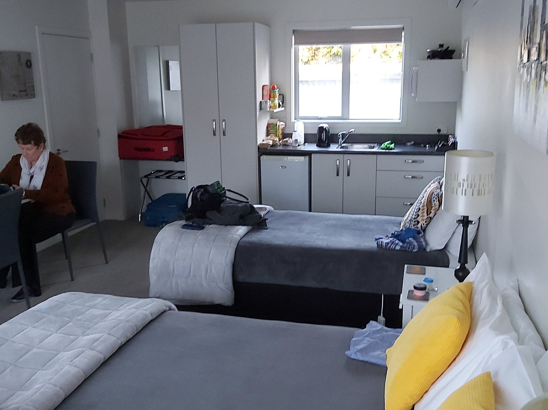 Ellena Court Motel主图