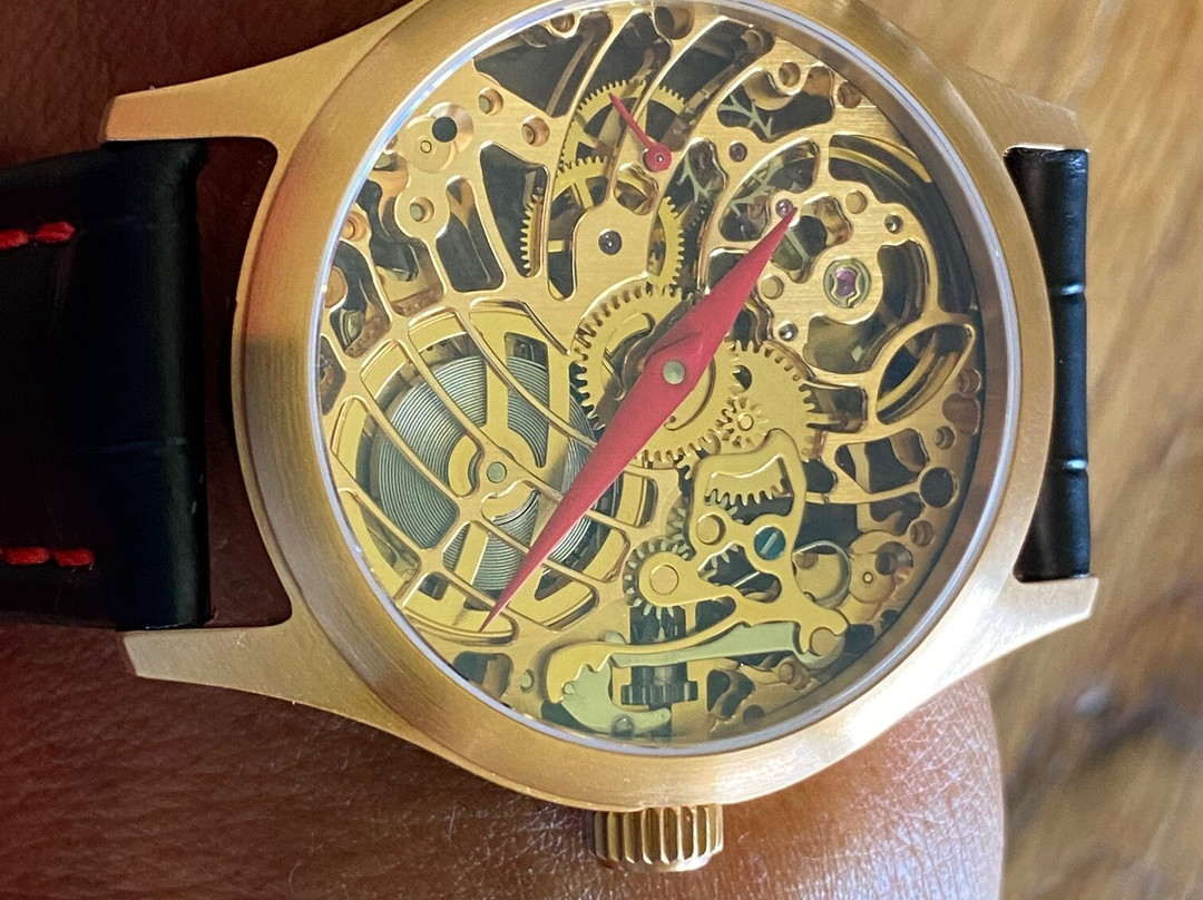 Initium Watches-勒努瓦尔山必去景点