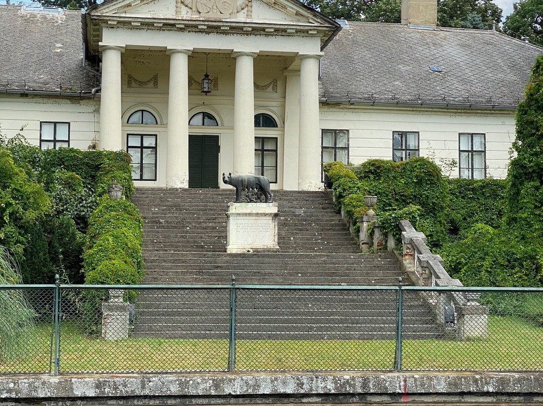 Szarvas Botanical Garden景点图片