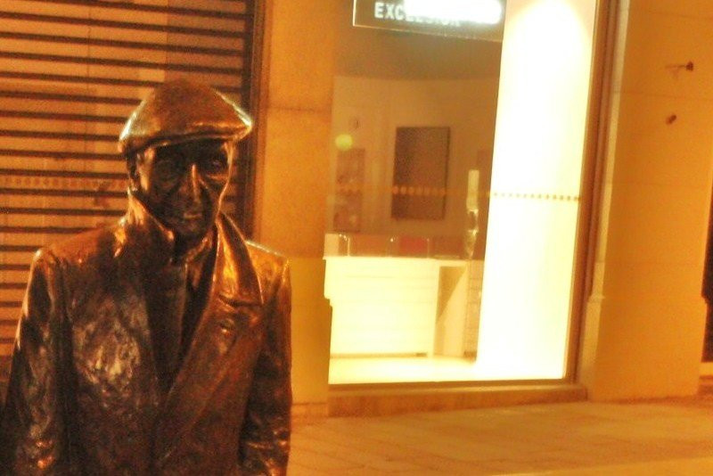 Statua di Umberto Saba di Trieste景点图片