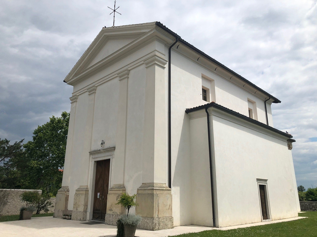 Chiesa Parrocchiale dei Santi Leonardo e Tommaso Apostolo景点图片