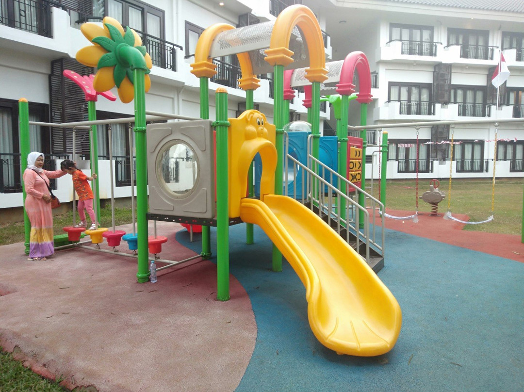 Lido Lake Resort by MNC Hotel主图