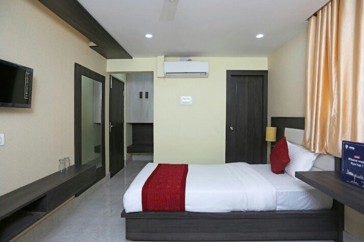 OYO 6709 Hotel L N International主图