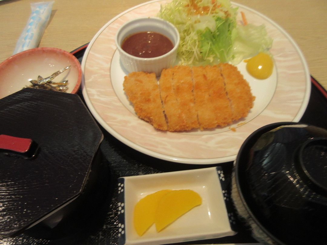 ファミリーレストランラピタ