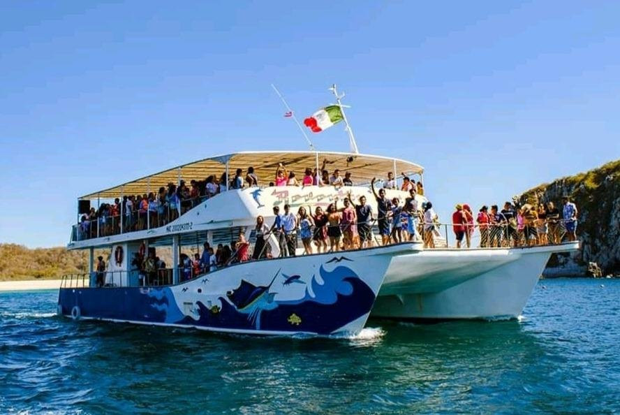 Huatulco Fiesta "Catamaranes"景点图片
