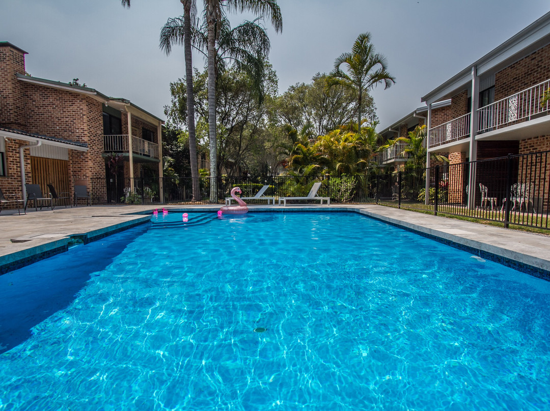 品质客栈柳树丛主图