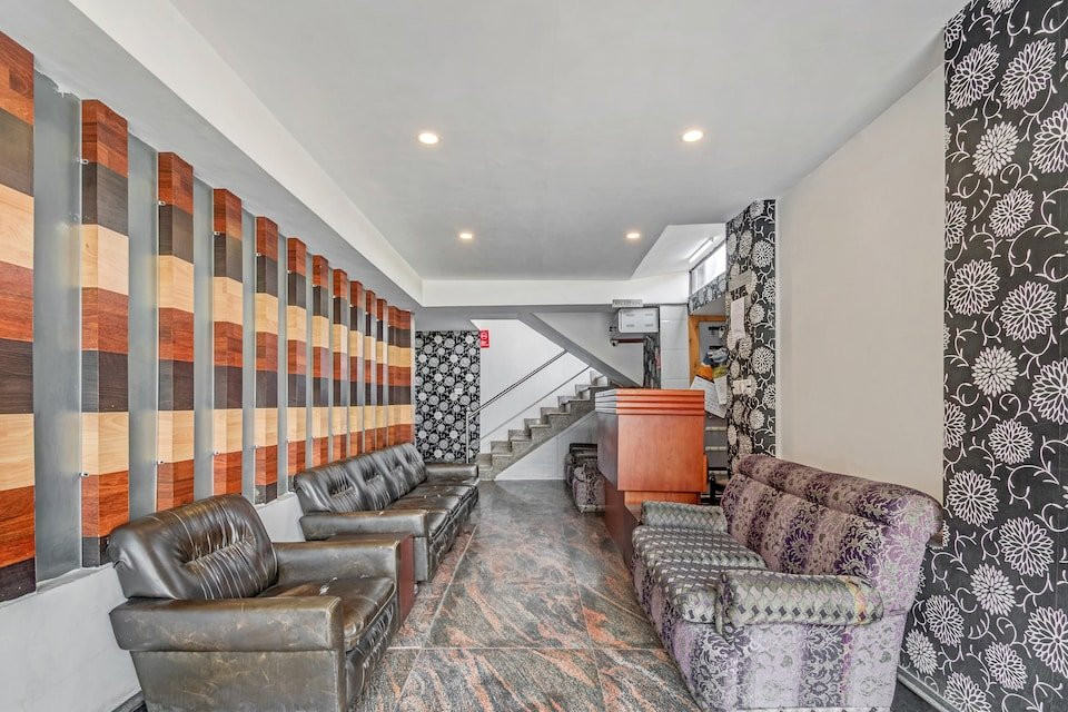 OYO Flagship 4945 AR LODGE主图