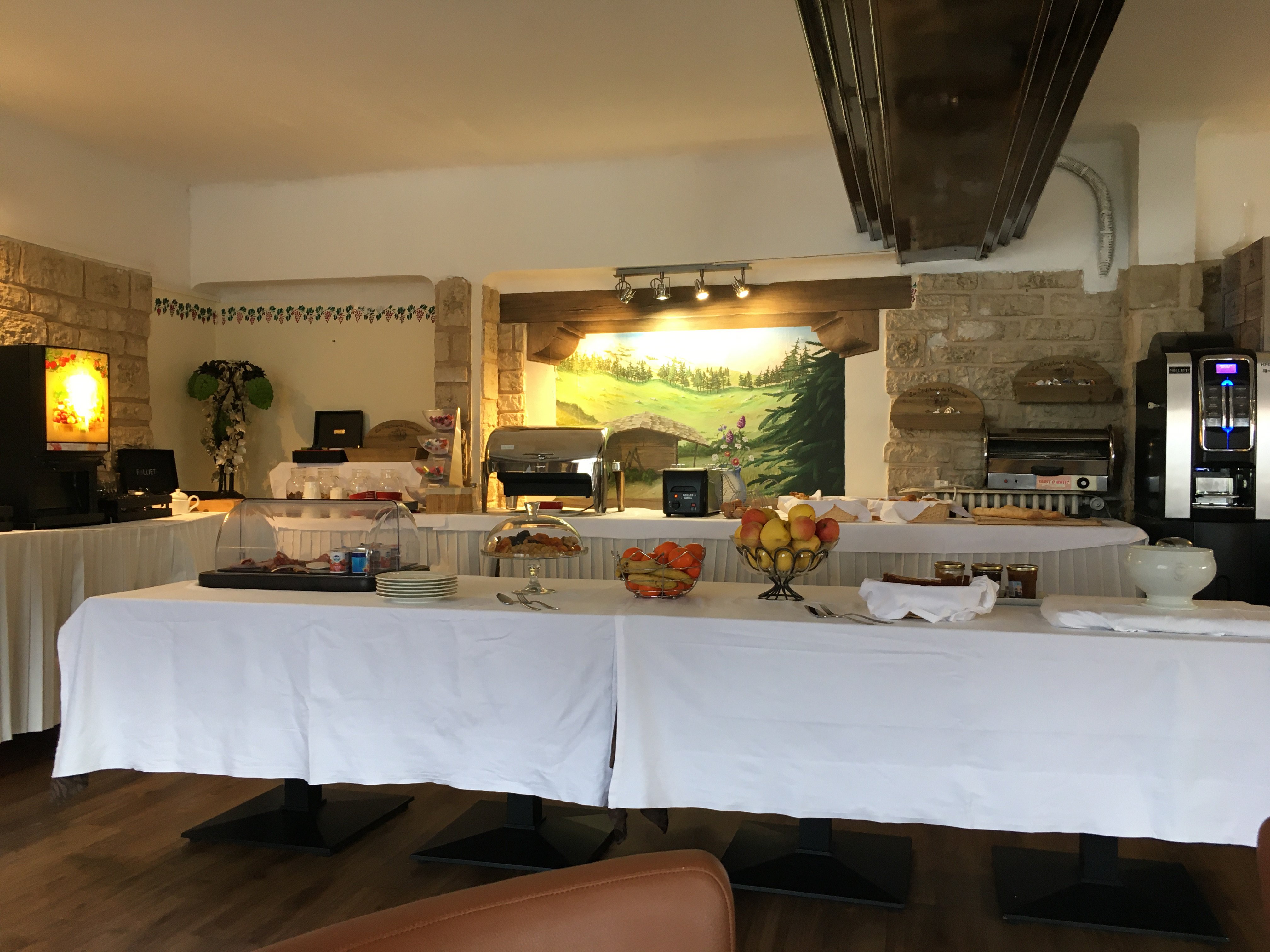 Le Chastellares Hotel-餐饮