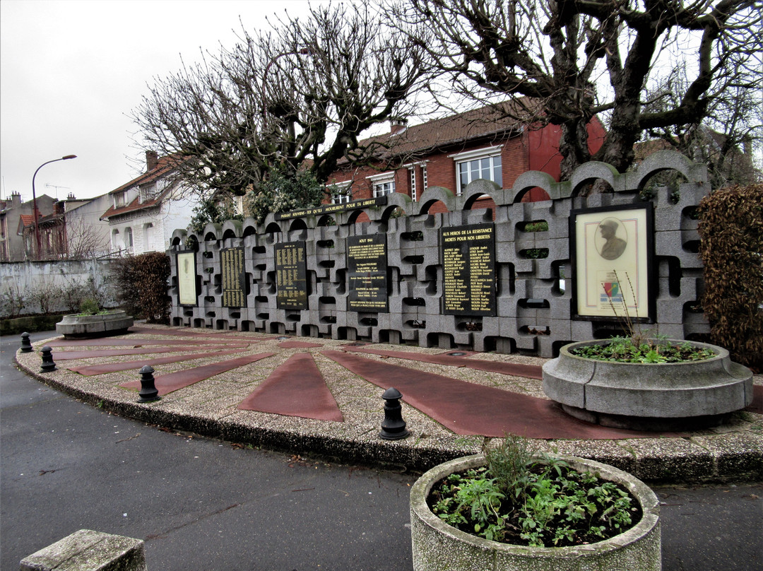 Monument communal景点图片