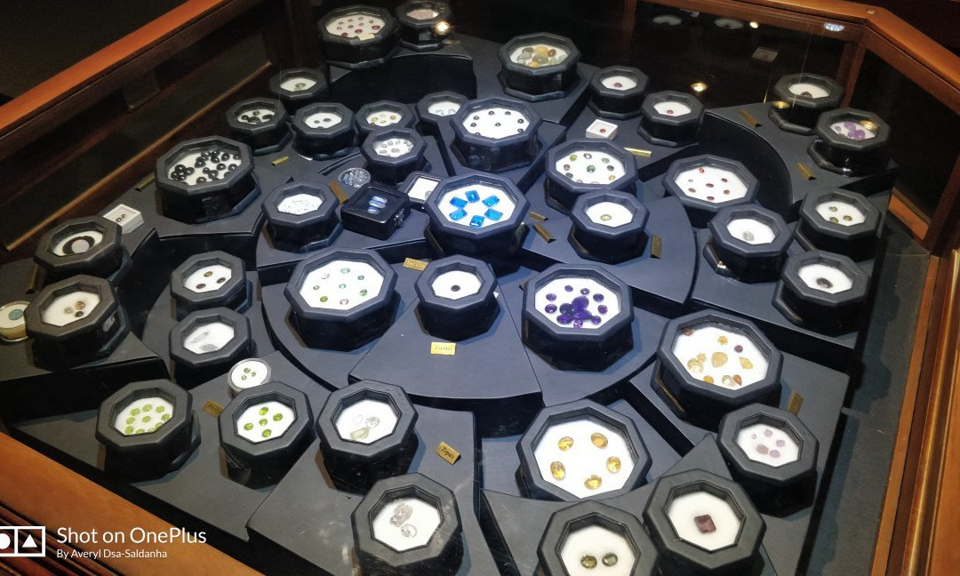 Hemachandras (Kandy) Limited Jewellers-康提必去景点