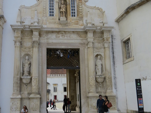 Porta Férrea-科英布拉区必去景点