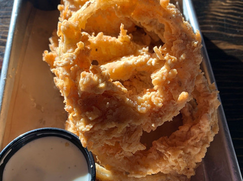 Pleasanton餐馆和美食-The Office Bar and Grill