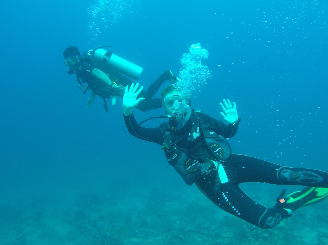 甘米银沙滩生态火山度假&潜水胜地主图