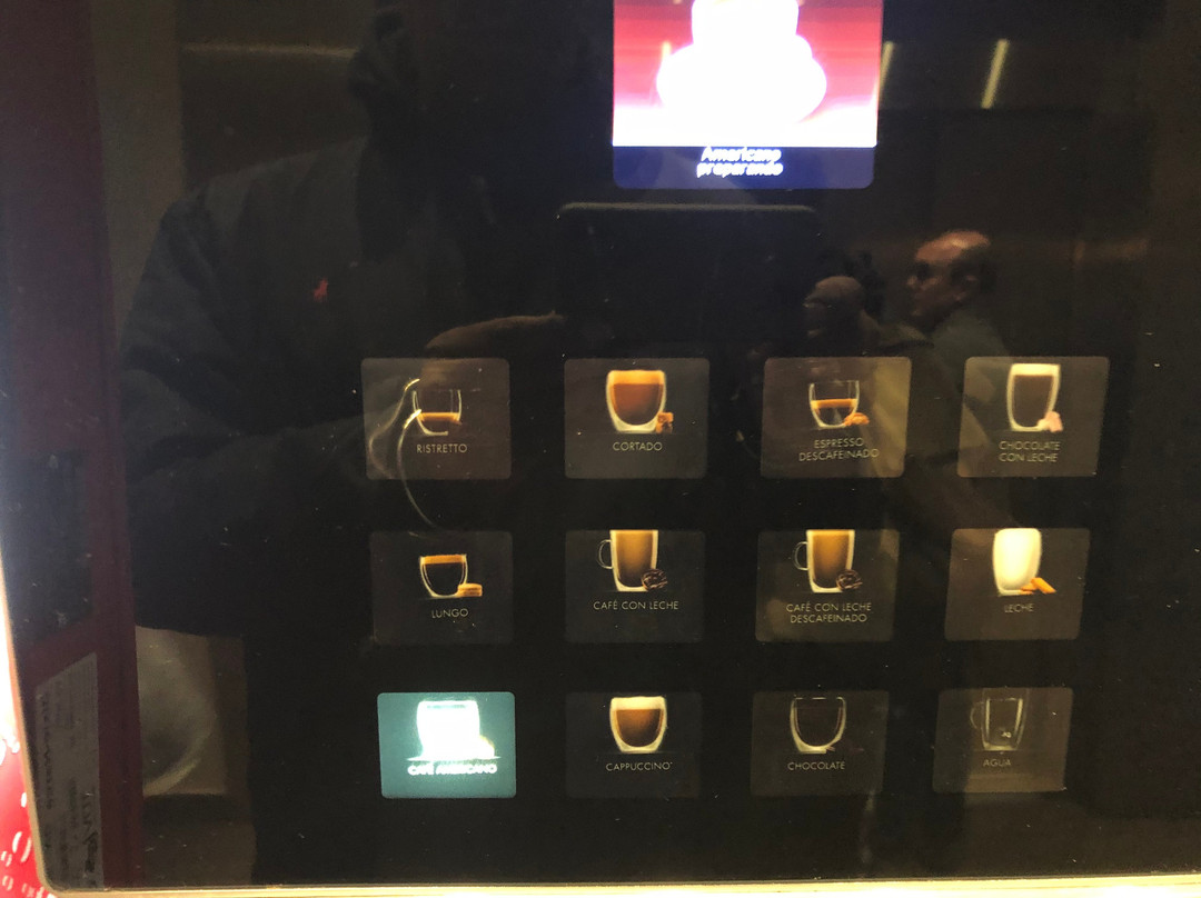 马德里机场快捷假日酒店主图