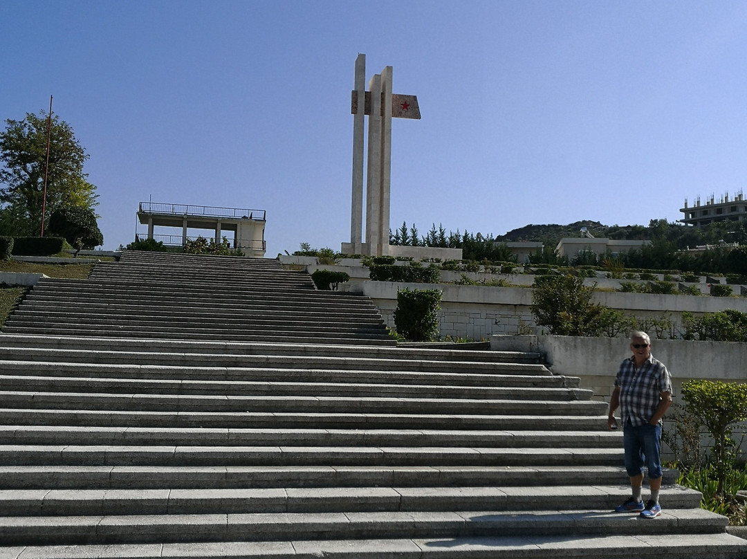War Cemetery Partisans-夫罗勒必去景点