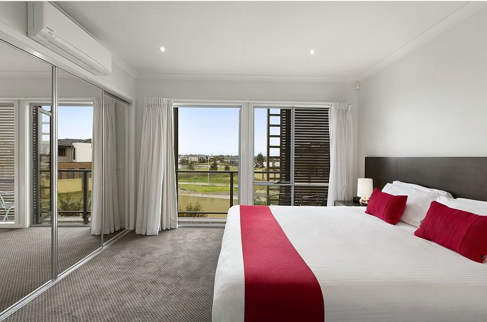 Quest Sanctuary Lakes主图